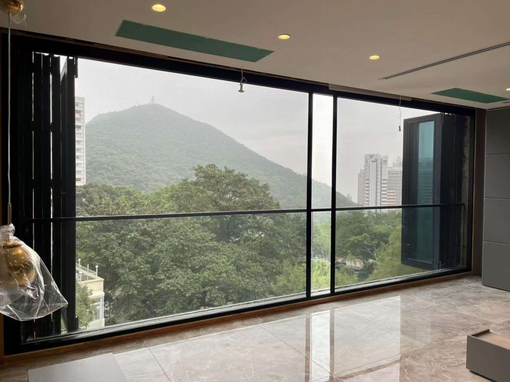 retractable bifold screen